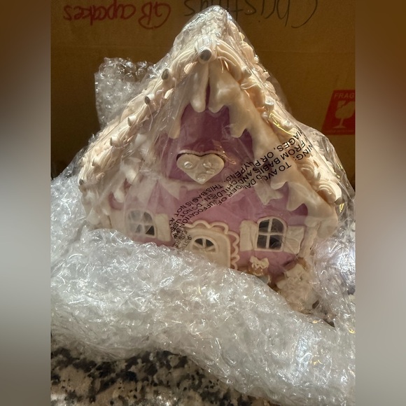 8.5” Valerie Parr Pink Love Gingerbread House Decor - Picture 3 of 10